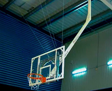 tablero colgante de basquetbol